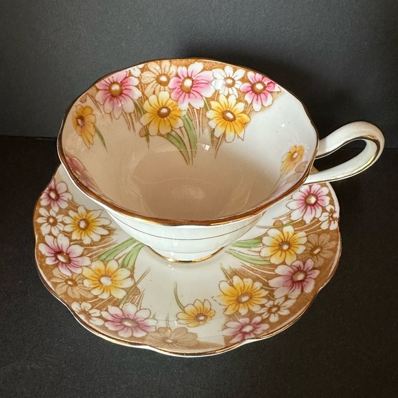 VTG Royal Albert ‘Maryland’ 2571 Bone China Teacup & Saucer Floral Daisies - Picture 8 of 10